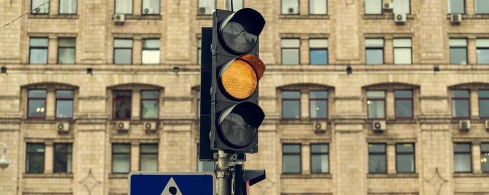 Who Is At Fault in a Yellow Light Motor Vehicle Accident in Oklahoma? – Explained